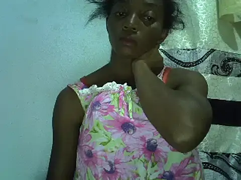 Snapshot of ElianeHot chatting on 02/06/25, 02:33 ElianeHot online show from 02/06/25, 02:33