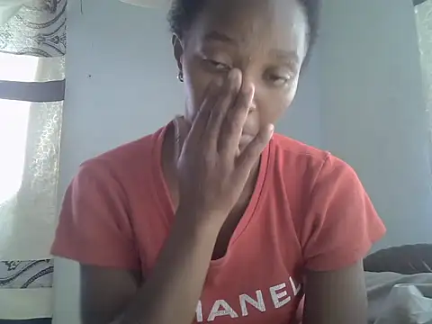 Snapshot of ElianeHot chatting on 09/24/25, 08:50 ElianeHot online show from 09/24/25, 08:50