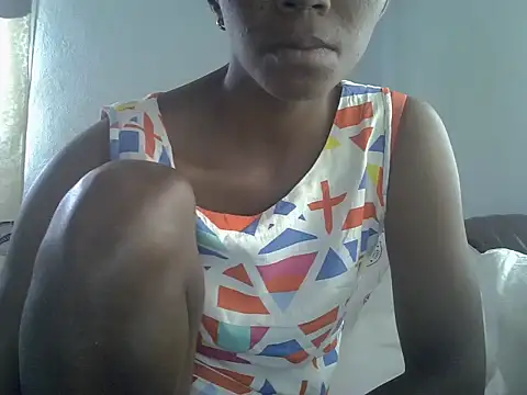 Snapshot of ElianeHot chatting on 10/17/25, 10:07 ElianeHot online show from 10/17/25, 10:07