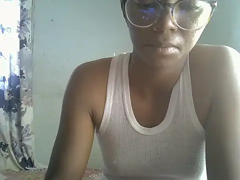 Snapshot of ElianeHot chatting on 07/01/26, 10:28 ElianeHot online show from 07/01/26, 10:28