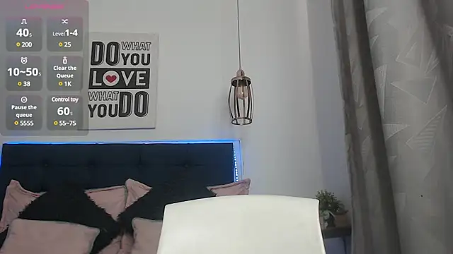 Snapshot of Alisteresa_ chatting on 01/18/25, 07:15 Alisteresa  online show from 01/18/25, 07:15