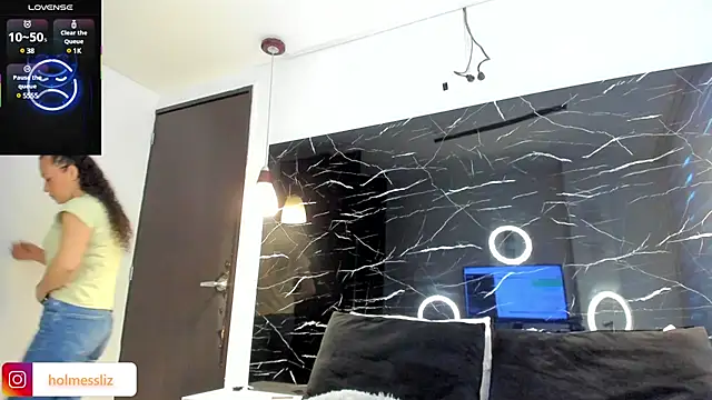 LIZ HOLMES online show from 03/10/25, 12:04