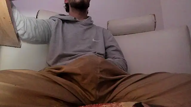 s sven03 online show from 10/11/25, 10:19