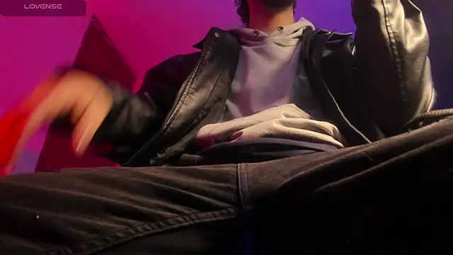 s sven03 online show from 12/21/25, 01:24