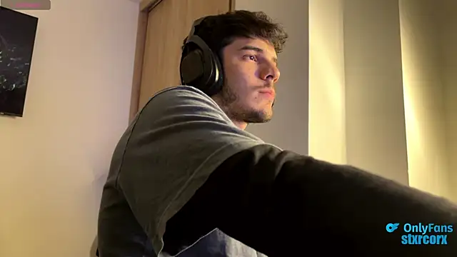 Snapshot of ilytheo chatting on 10/07/25, 05:26 ilytheo online show from 10/07/25, 05:26