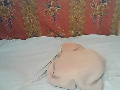 Snapshot of princess-maira chatting on 03/09/26, 07:34 princess-maira online show from 03/09/26, 07:34