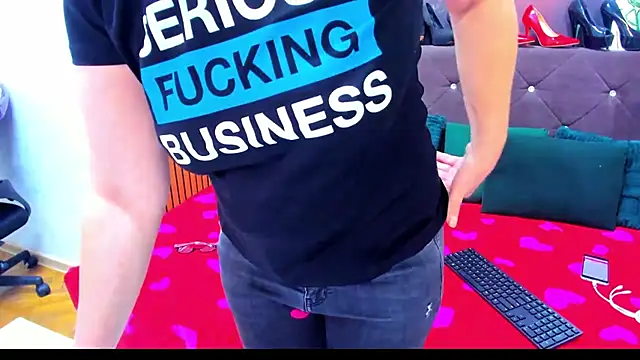 Lilly hott online show from 10/08/25, 05:54