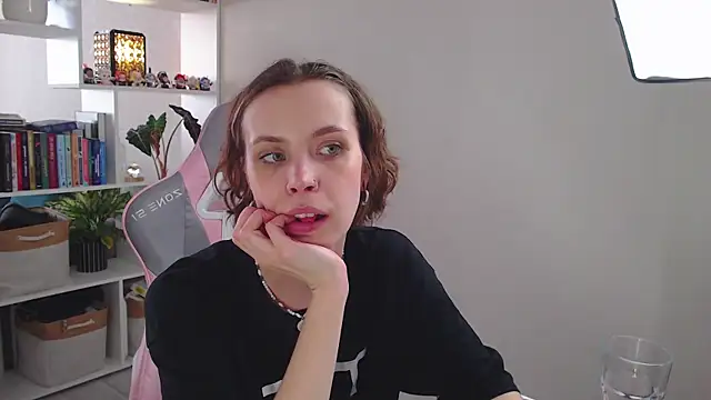 milly ross online show from 02/25/25, 10:26