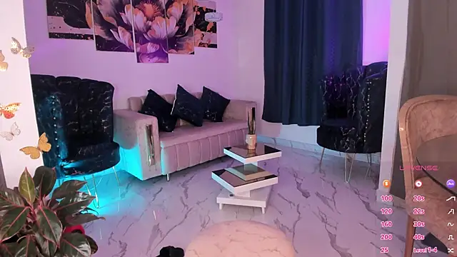 Snapshot of pretty_pettite chatting on 02/08/25, 11:13 pretty pettite online show from 02/08/25, 11:13