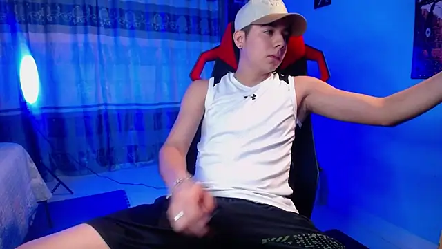 Snapshot of mexican_cum chatting on 03/01/26, 02:35 mexican cum online show from 03/01/26, 02:35