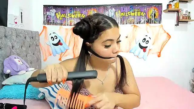 Snapshot of Alejandra_evanss chatting on 10/25/25, 09:31 Alejandra evanss online show from 10/25/25, 09:31