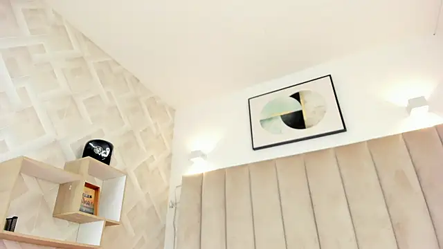 Anniie Queen online show from 11/16/25, 02:06