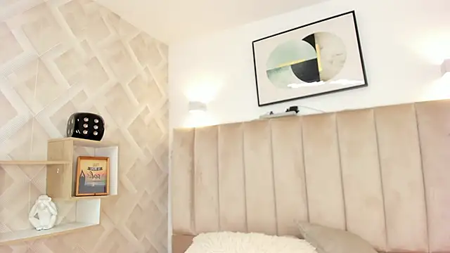 Snapshot of Anniie_Queen chatting on 02/05/26, 04:17 Anniie Queen online show from 02/05/26, 04:17