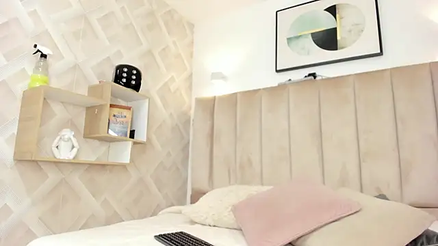 Snapshot of Anniie_Queen chatting on 03/06/26, 03:25 Anniie Queen online show from 03/06/26, 03:25