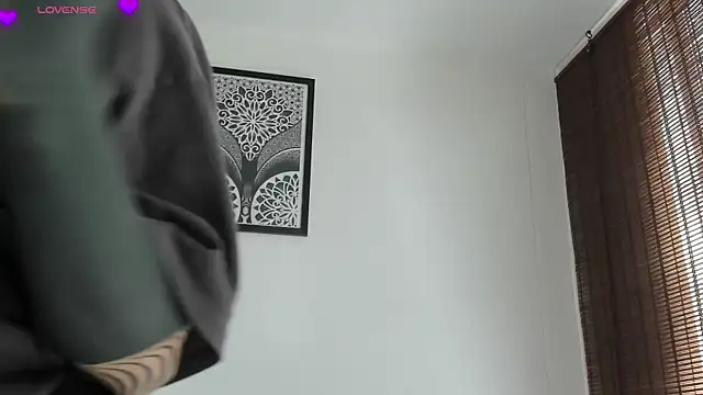 Snapshot of VeronicaTonu chatting on 04/02/26, 02:47 VeronicaTonu online show from 04/02/26, 02:47