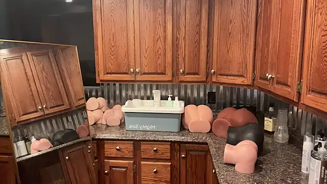 Snapshot of AlphaZack_14 chatting on 02/13/25, 01:15 AlphaZack 14 online show from 02/13/25, 01:15