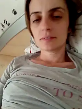 Snapshot of SophyGirl chatting on 02/19/25, 01:17 SophyGirl online show from 02/19/25, 01:17