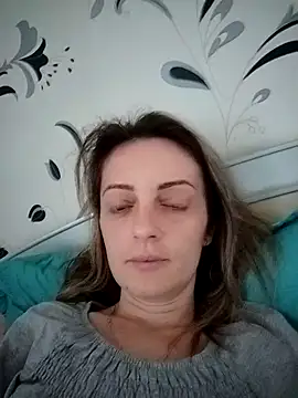 Snapshot of SophyGirl chatting on 12/02/25, 12:21 SophyGirl online show from 12/02/25, 12:21