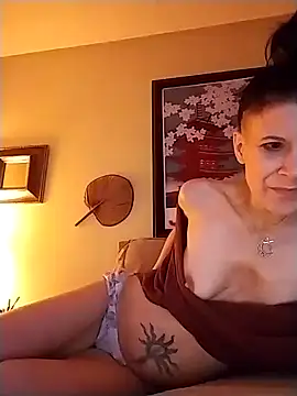 Snapshot of michele462 chatting on 01/11/25, 08:33 michele462 online show from 01/11/25, 08:33