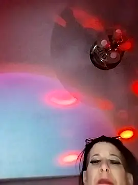 Snapshot of michele462 chatting on 09/26/25, 05:11 michele462 online show from 09/26/25, 05:11