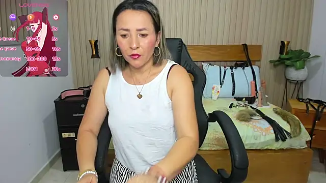 luciana ballesteros  online show from 02/11/25, 12:37