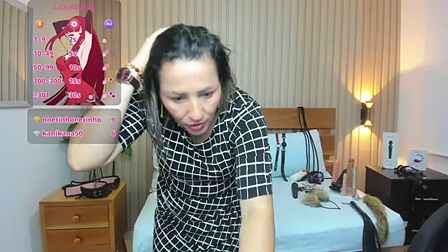 luciana ballesteros  online show from 03/07/25, 03:18