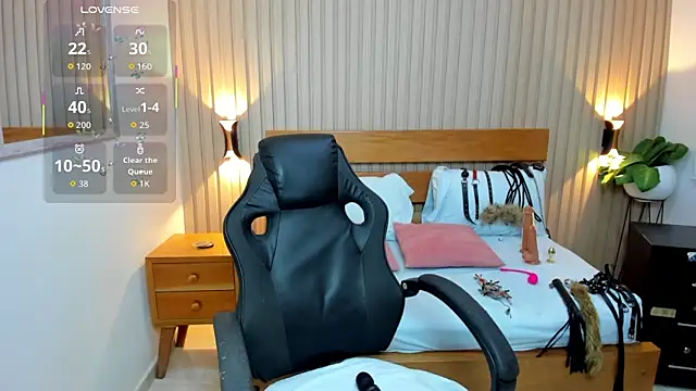 luciana ballesteros  online show from 03/31/26, 12:05