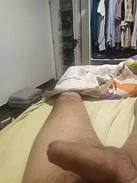 Snapshot of Canario33 chatting on 11/18/25, 06:34 Canario33 online show from 11/18/25, 06:34