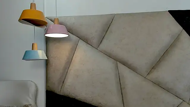 Snapshot of FaloonRoussel chatting on 02/18/26, 06:04 FaloonRoussel online show from 02/18/26, 06:04