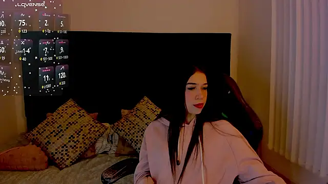 Snapshot of FaloonRoussel chatting on 03/12/26, 06:03 FaloonRoussel online show from 03/12/26, 06:03