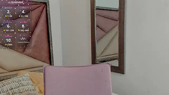 Snapshot of FaloonRoussel chatting on 04/08/26, 06:19 FaloonRoussel online show from 04/08/26, 06:19