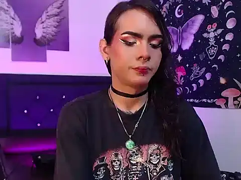 Snapshot of lilithnyx333 chatting on 03/18/26, 08:06 lilithnyx333 online show from 03/18/26, 08:06