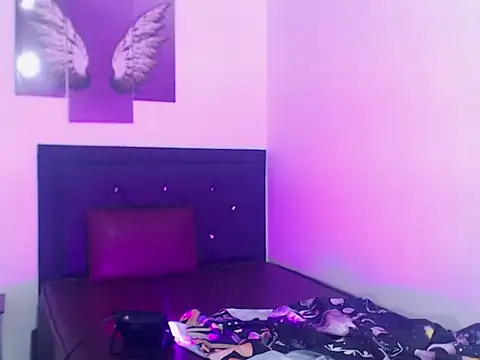 Snapshot of lilithnyx333 chatting on 04/03/26, 01:47 lilithnyx333 online show from 04/03/26, 01:47