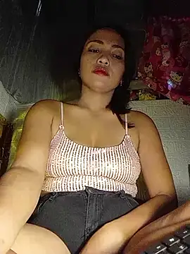 Snapshot of prettybella4u chatting on 06/19/26, 03:33 prettybella4u online show from 06/19/26, 03:33