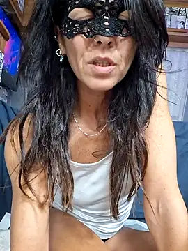 EmySkinny85 online show from 10/18/25, 08:20