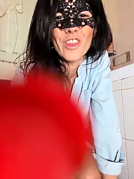 Snapshot of EmySkinny85 chatting on 03/24/26, 03:50 EmySkinny85 online show from 03/24/26, 03:50