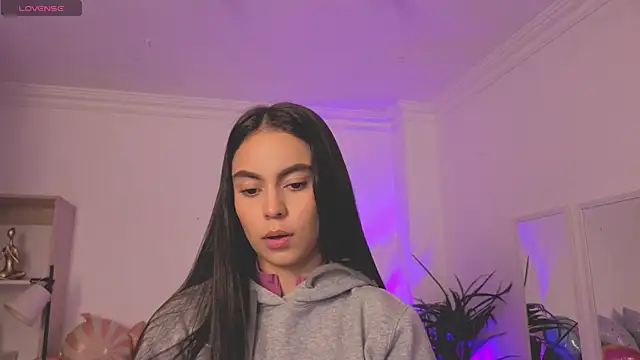 Snapshot of Aleejaa__ chatting on 06/24/26, 11:31 Aleejaa online show from 06/24/26, 11:31