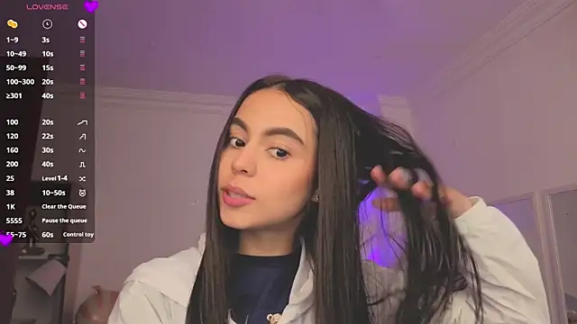 Snapshot of Aleejaa__ chatting on 06/25/26, 11:37 Aleejaa online show from 06/25/26, 11:37