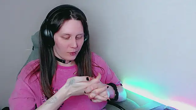 tracy cooper online show from 01/11/25, 03:02