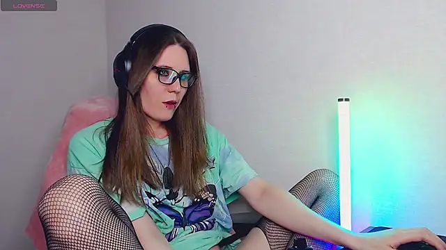 tracy cooper online show from 02/18/25, 01:33