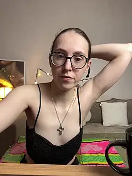 Snapshot of MartiniiSelenna chatting on 05/17/26, 05:49 MartiniiSelenna online show from 05/17/26, 05:49