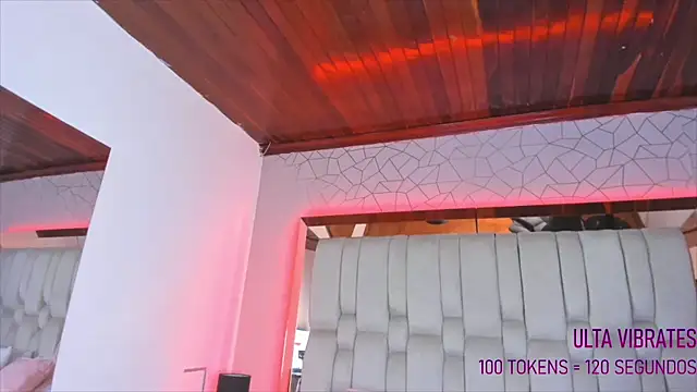 Snapshot of AngelineHeet chatting on 12/06/24, 03:41 AngelineHeet online show from 12/06/24, 03:41