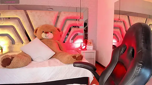 Snapshot of AngelineHeet chatting on 03/17/26, 03:55 AngelineHeet online show from 03/17/26, 03:55