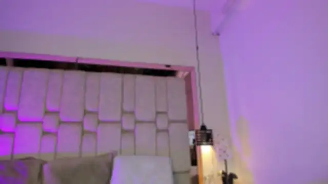 Snapshot of AngelineHeet chatting on 04/12/26, 10:59 AngelineHeet online show from 04/12/26, 10:59