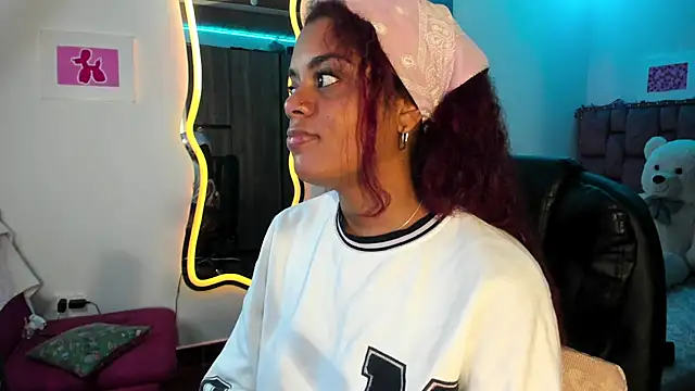 ladyrd1 online show from 01/31/25, 10:52