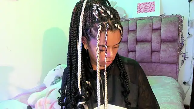 ladyrd1 online show from 03/13/25, 06:37