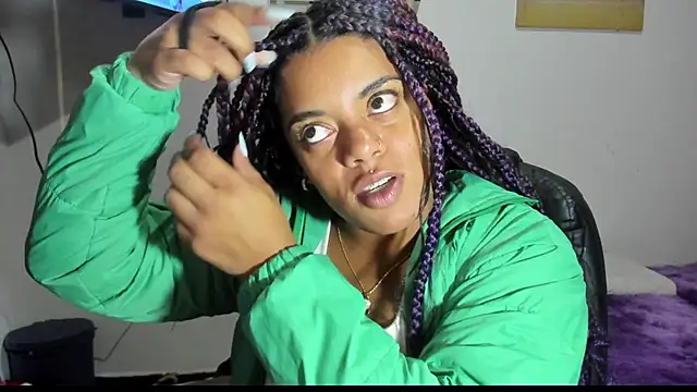 ladyrd1 online show from 10/01/25, 05:35