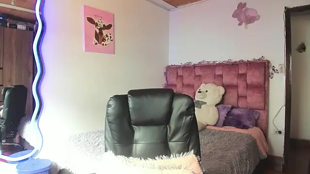 ladyrd1 online show from 01/11/26, 07:52