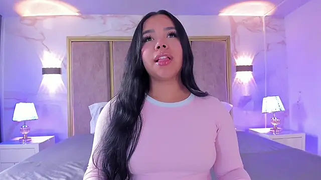 Snapshot of MarianaGarciaa__ chatting on 06/13/26, 07:23 MarianaGarciaa online show from 06/13/26, 07:23