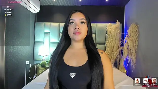 Snapshot of MarianaGarciaa__ chatting on 06/19/26, 07:28 MarianaGarciaa online show from 06/19/26, 07:28